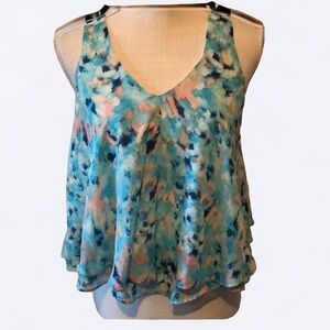 Decree crop tiered crop top . Aqua, sz med